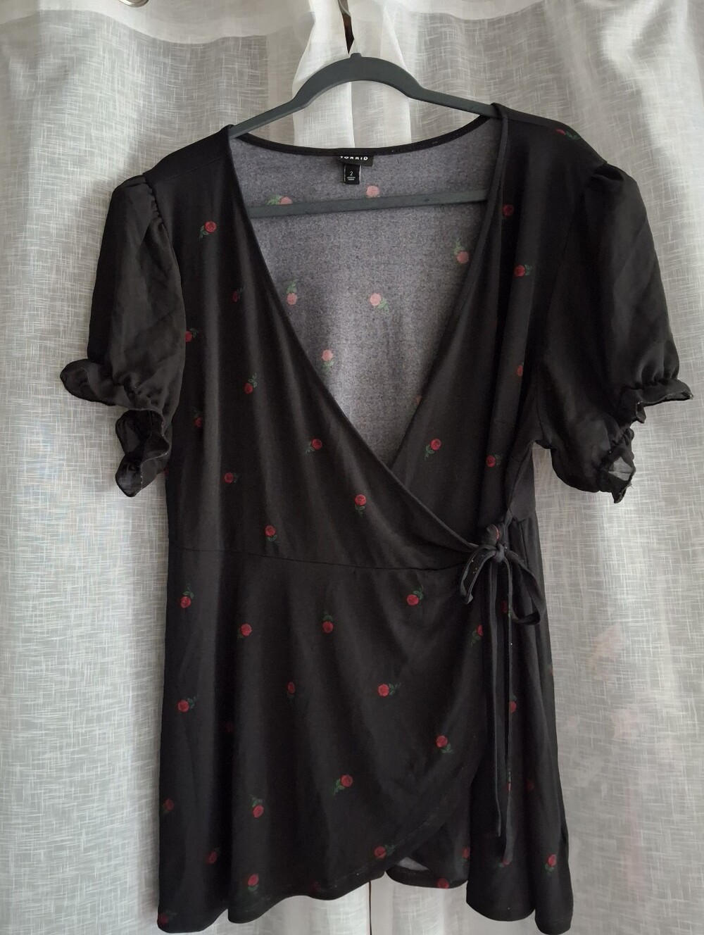 Torrid Studio Knit Chiffon Puff Sleeve Rose Print Wrap Top Size 2x